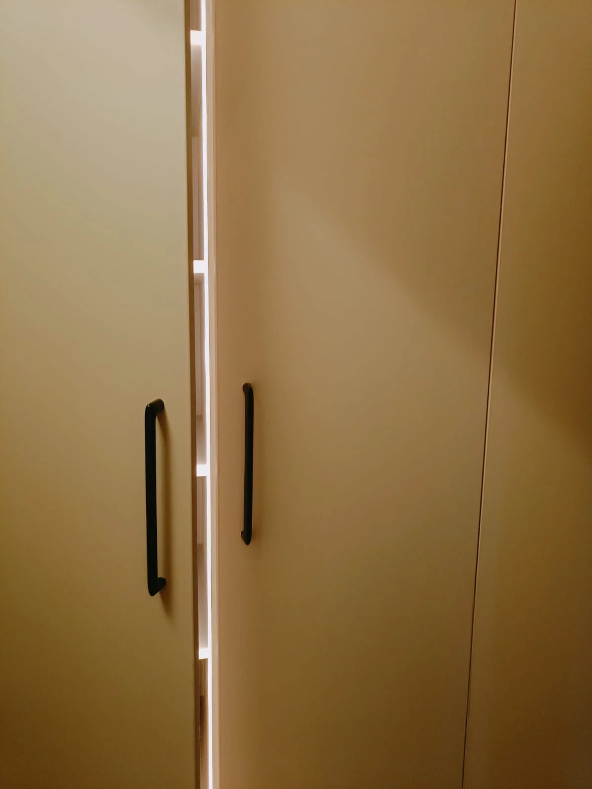 Custom workstation and office desk design